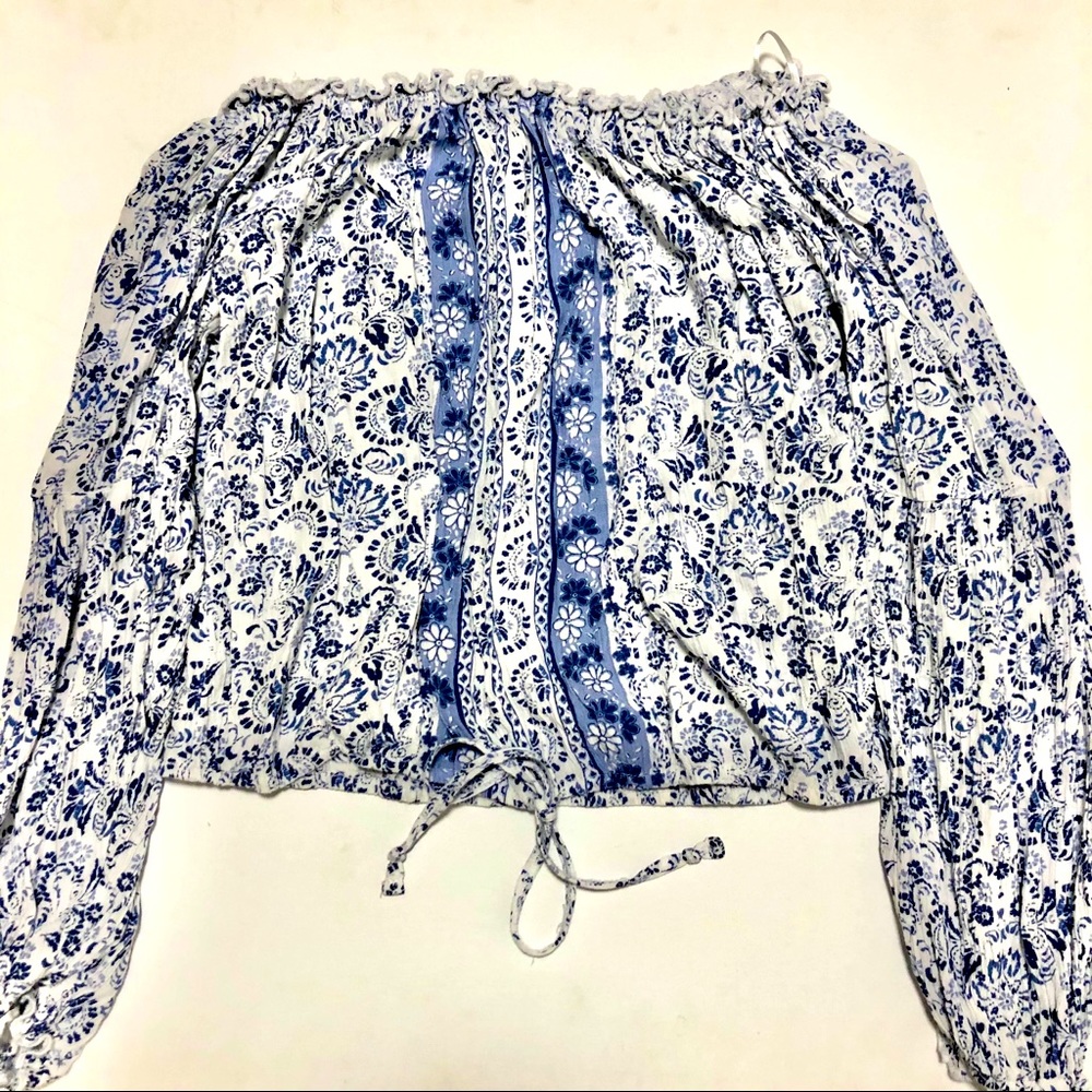 hollister off the shoulder blue and white blouse